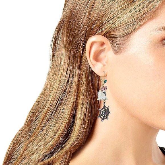 Betsey Johnson Ghost & Spider Web Drop Mismatch Earrings new!! - Picture 6 of 6